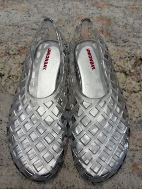 UNIONBAY Clear Silver Lattice Jelly Slip-On Mules